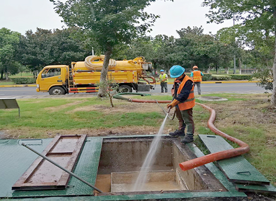 鄯善化油池清理